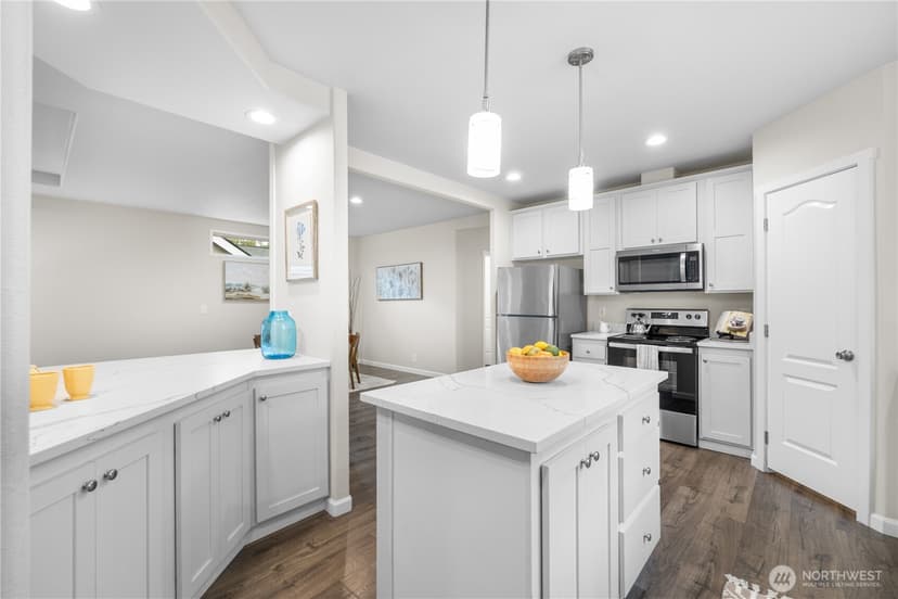 Property photo for 7301 NE 175th Street #331, Kenmore photo 9