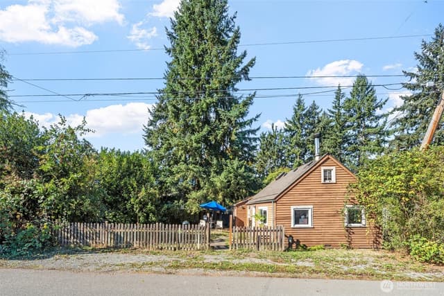 Property photo for 1015 7th Street SE, Auburn photo 2