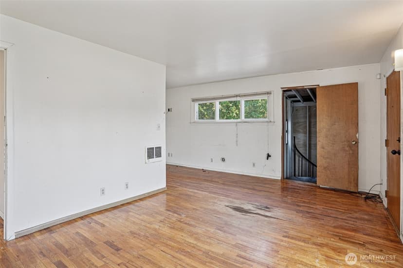 Property photo for 1236 S Director Street, Seattle photo 5