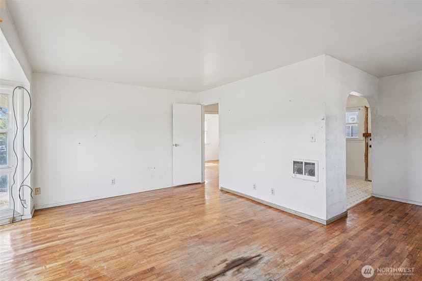 Property photo for 1236 S Director Street, Seattle photo 4