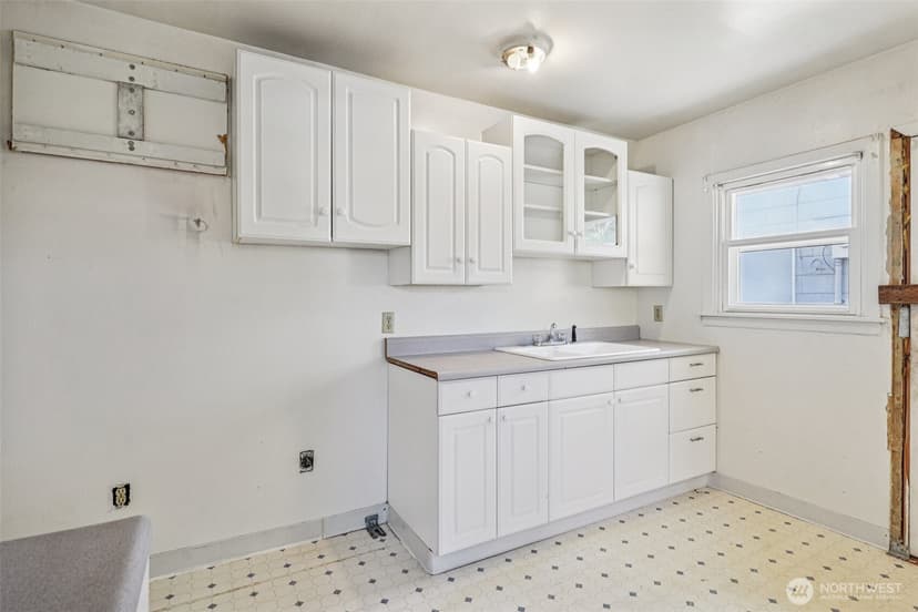 Property photo for 1236 S Director Street, Seattle photo 10