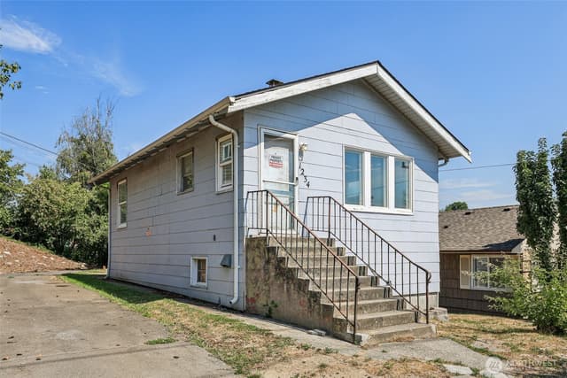 Property photo for 1234 S Director Street, Seattle photo 2