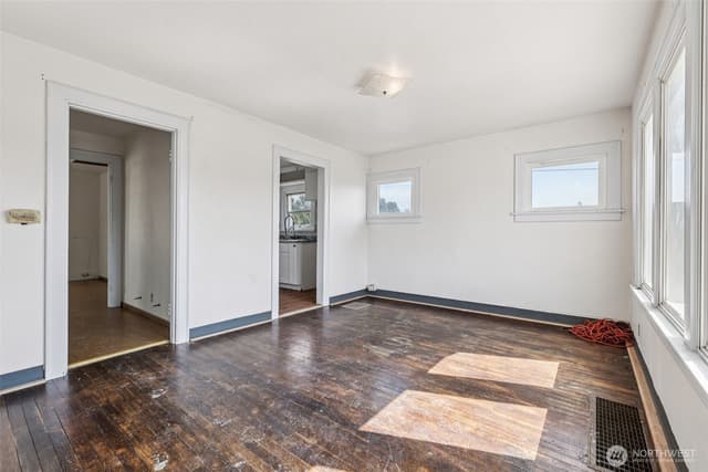 Property photo for 1234 S Director Street, Seattle photo 4