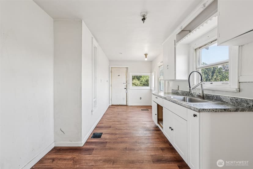 Property photo for 1234 S Director Street, Seattle photo 9