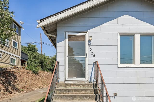 Property photo for 1234 S Director Street, Seattle photo 3