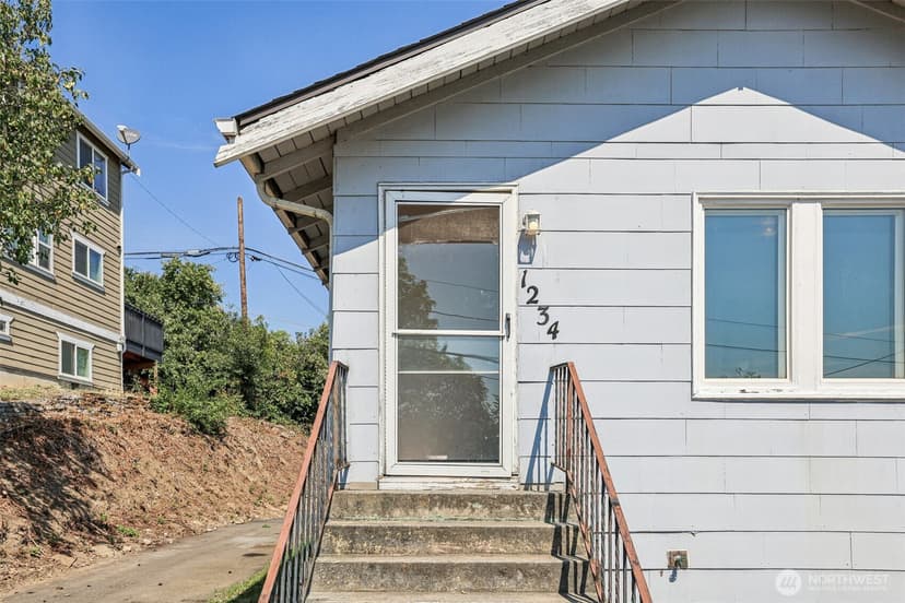 Property photo for 1234 S Director Street, Seattle photo 3