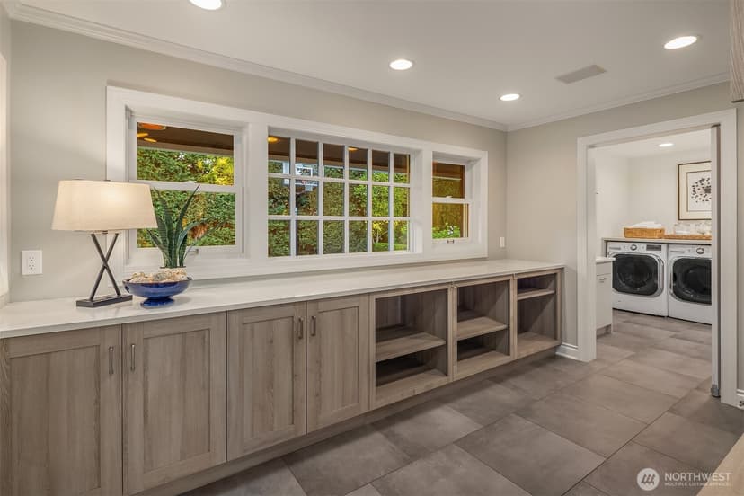 Property photo for 5727 63rd Avenue NE, Seattle photo 6