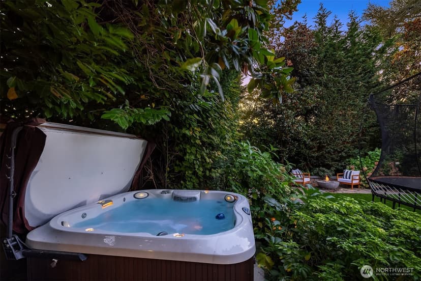 Property photo for 5727 63rd Avenue NE, Seattle photo 15