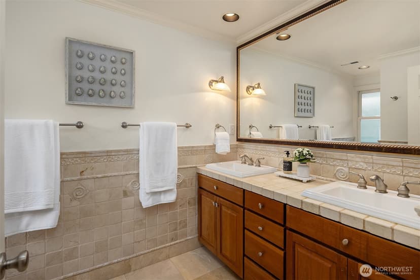Property photo for 5727 63rd Avenue NE, Seattle photo 31
