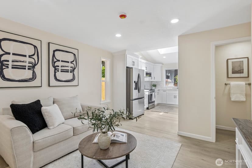 Property photo for 16828 Ambaum Boulevard S, Burien photo 14