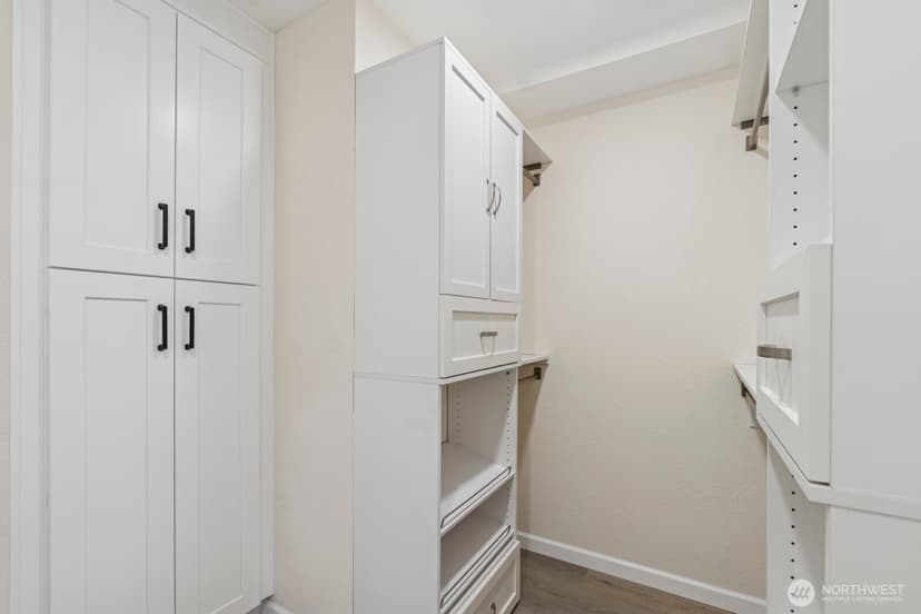 Property photo for 16828 Ambaum Boulevard S, Burien photo 17