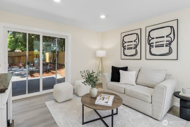 Property photo for 16828 Ambaum Boulevard S, Burien photo 4