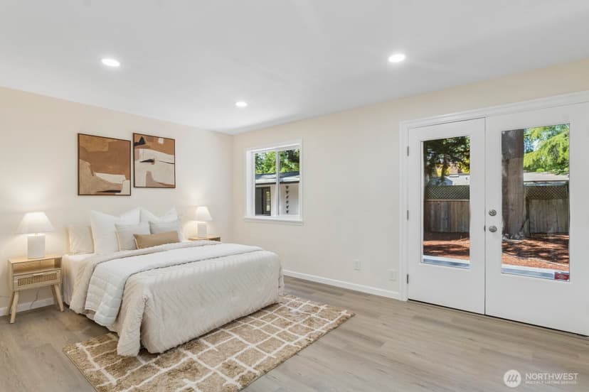 Property photo for 16828 Ambaum Boulevard S, Burien photo 16