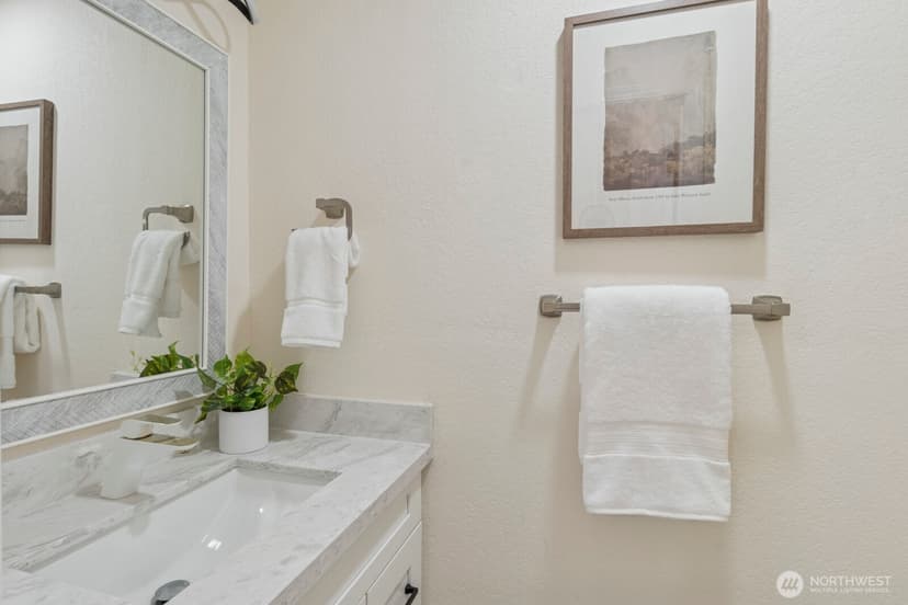 Property photo for 16828 Ambaum Boulevard S, Burien photo 13