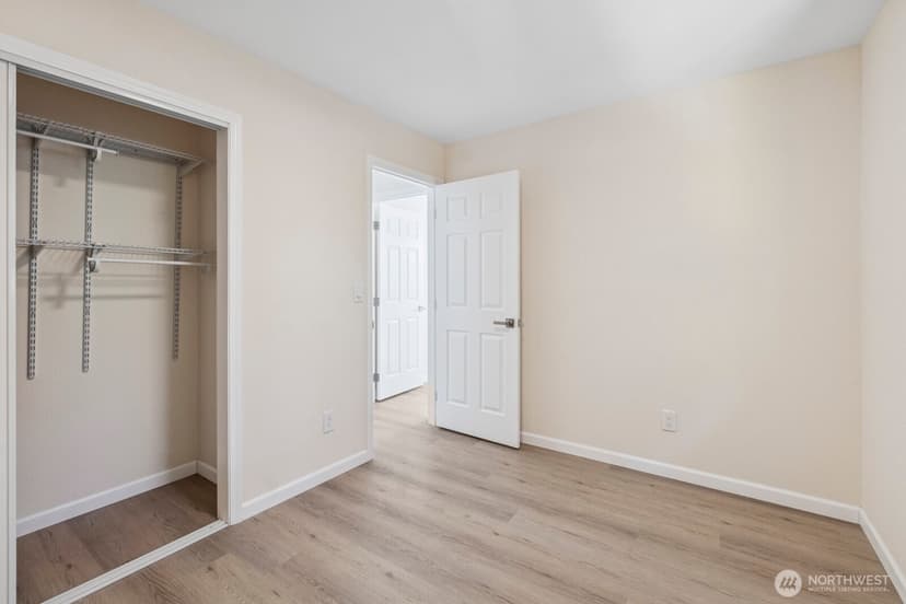 Property photo for 16828 Ambaum Boulevard S, Burien photo 31