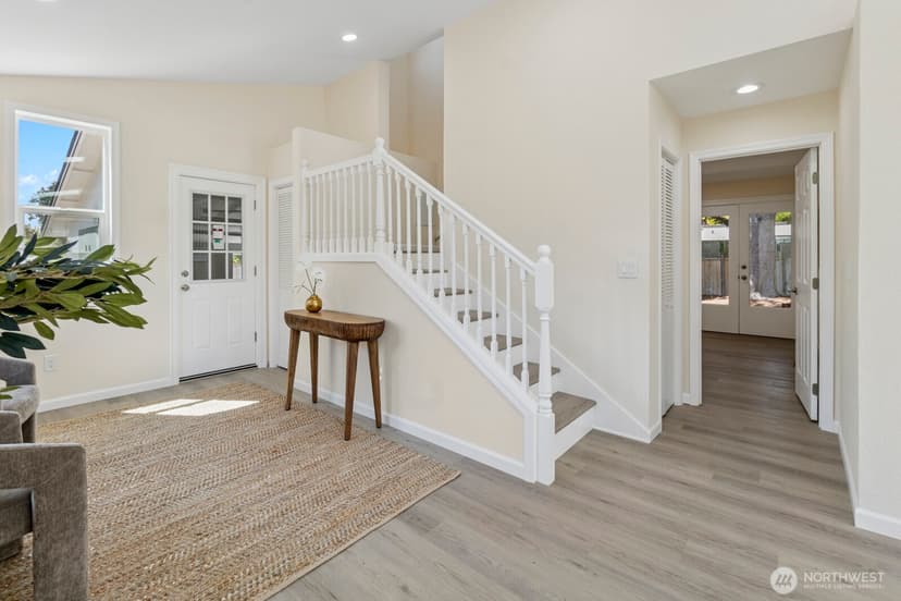 Property photo for 16828 Ambaum Boulevard S, Burien photo 12