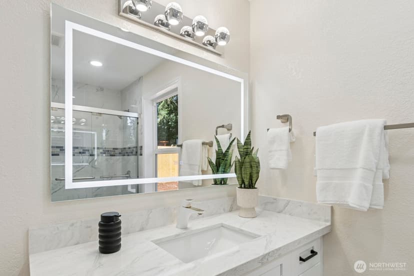 Property photo for 16828 Ambaum Boulevard S, Burien photo 26