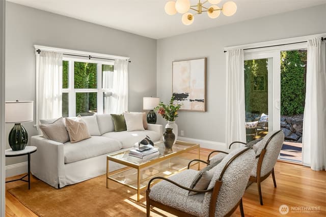 Property photo for 902 N 93rd Street, Seattle photo 4