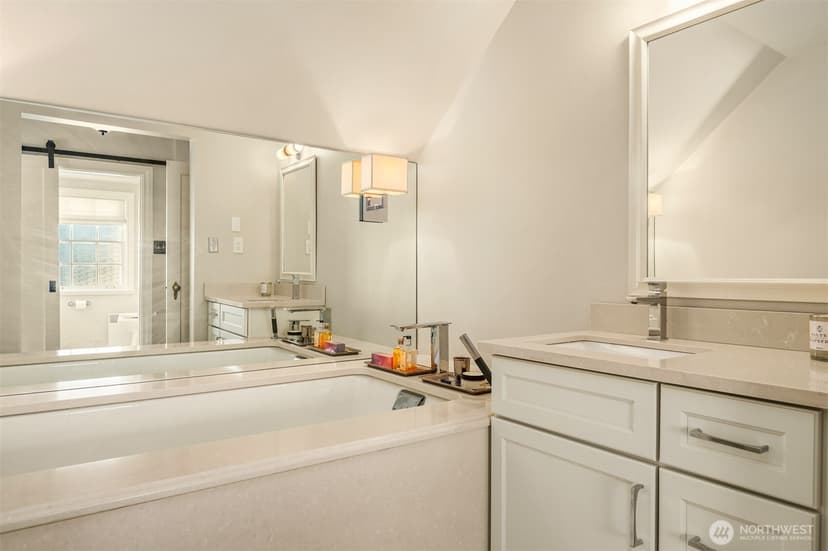 Property photo for 1268 Parkside Drive E, Seattle photo 17