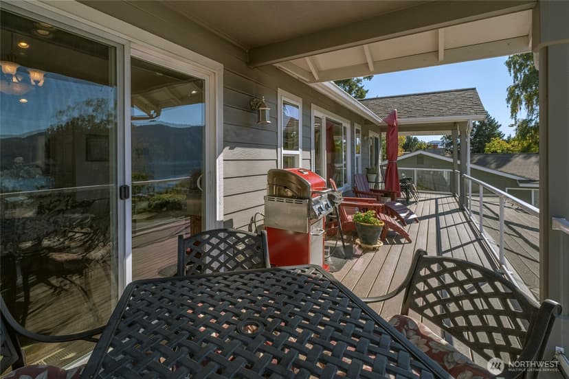 Property photo for 258 Lakeshore Drive, Manson photo 12
