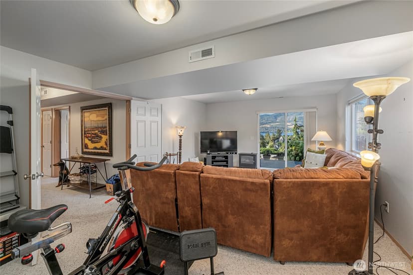 Property photo for 258 Lakeshore Drive, Manson photo 24