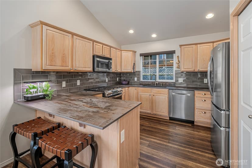 Property photo for 258 Lakeshore Drive, Manson photo 13