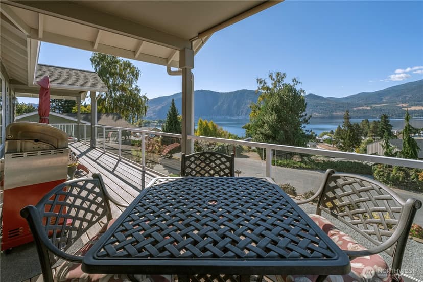 Property photo for 258 Lakeshore Drive, Manson photo 11