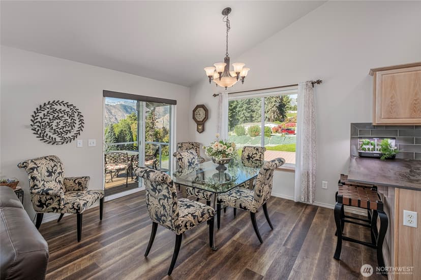 Property photo for 258 Lakeshore Drive, Manson photo 8