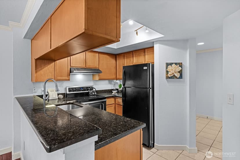 Property photo for 12044 100th Avenue NE #H102, Kirkland photo 13
