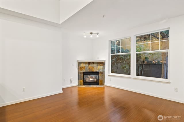 Property photo for 16125 Juanita Woodinville Way NE #604, Bothell photo 4