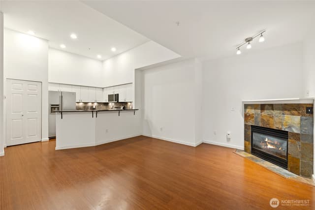 Property photo for 16125 Juanita Woodinville Way NE #604, Bothell photo 2
