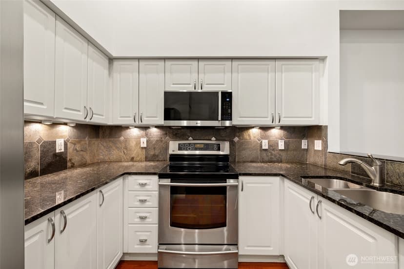 Property photo for 16125 Juanita Woodinville Way NE #604, Bothell photo 8