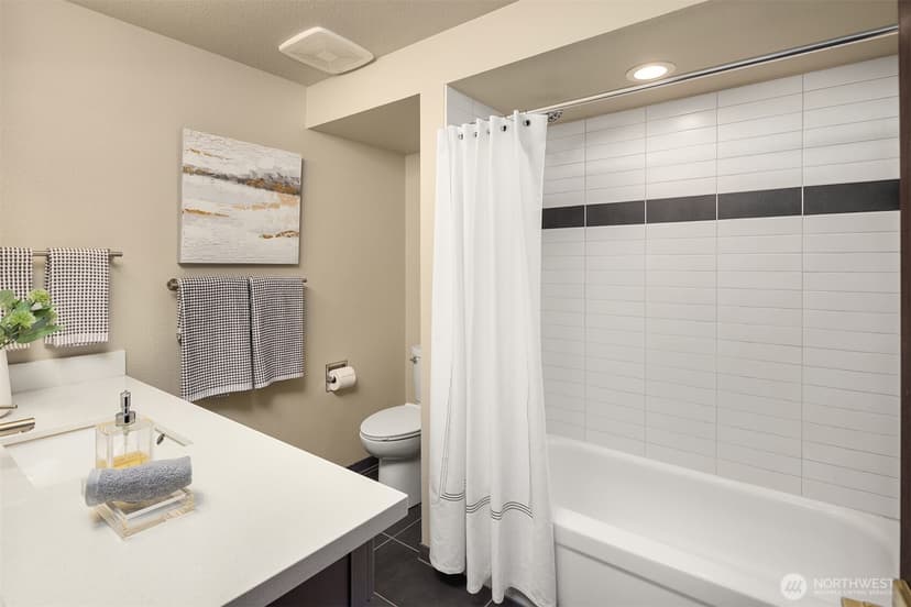 Property photo for 15713 37th Avenue NE, Lake Forest Park photo 21