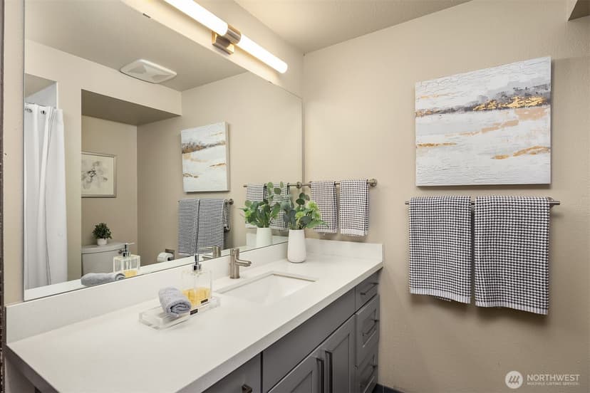 Property photo for 15713 37th Avenue NE, Lake Forest Park photo 18