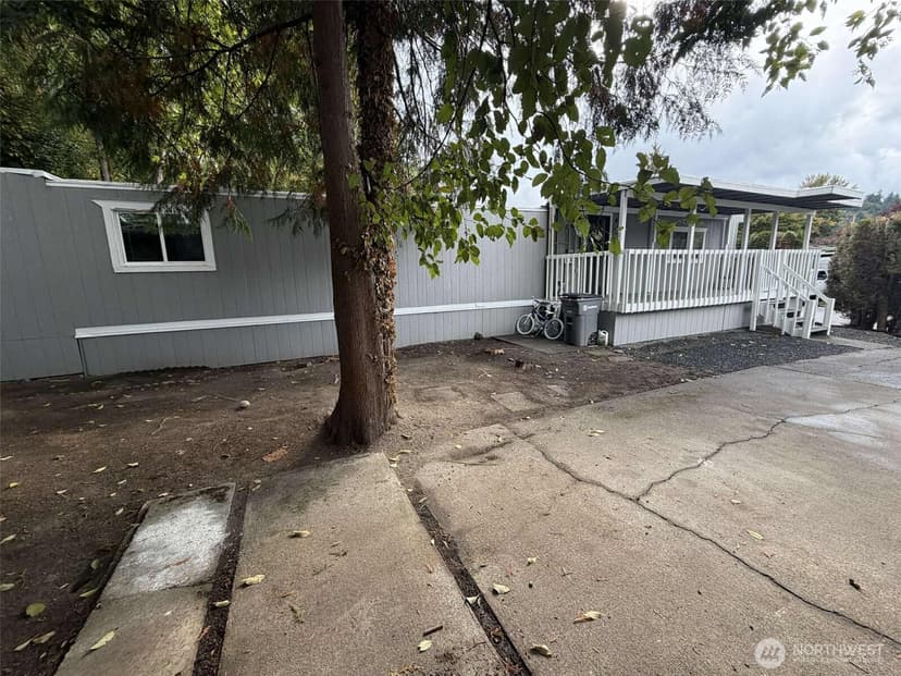 Property photo for 11510 E Riverside Drive #48, Bothell photo 2