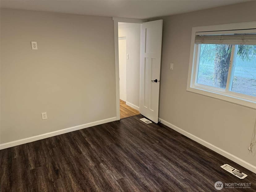 Property photo for 11510 E Riverside Drive #48, Bothell photo 17