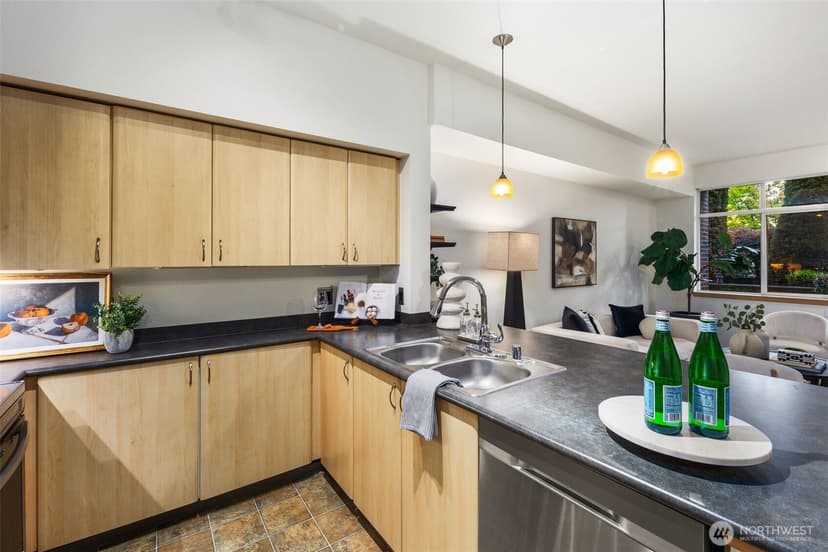 Property photo for 812 5th Avenue N #105, Seattle photo 11