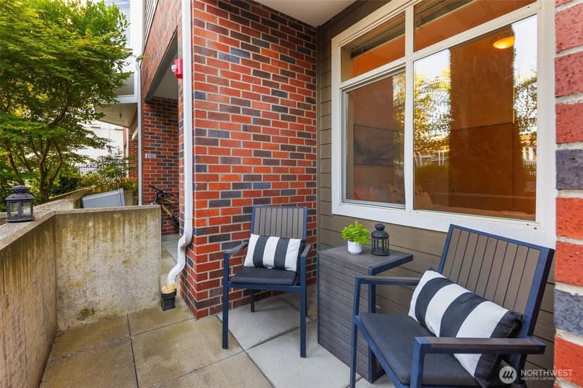 Property photo for 812 5th Avenue N #105, Seattle photo 4