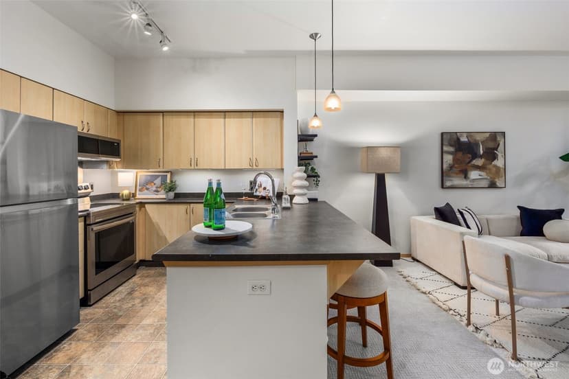 Property photo for 812 5th Avenue N #105, Seattle photo 13