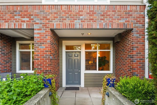 Property photo for 812 5th Avenue N #105, Seattle photo 3