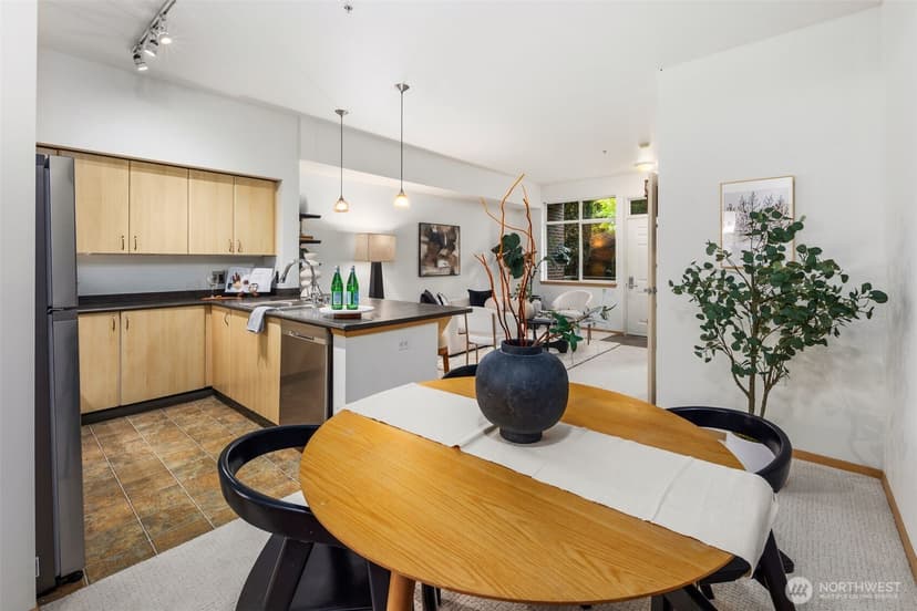 Property photo for 812 5th Avenue N #105, Seattle photo 15