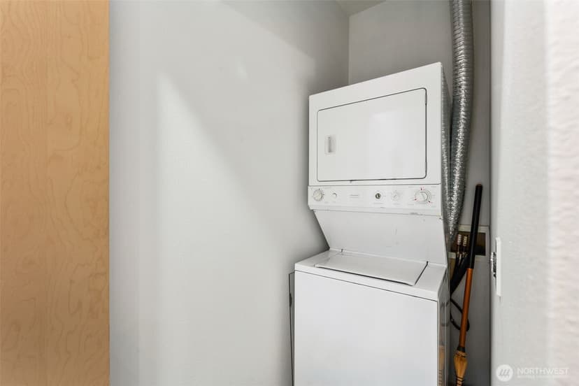 Property photo for 812 5th Avenue N #105, Seattle photo 21