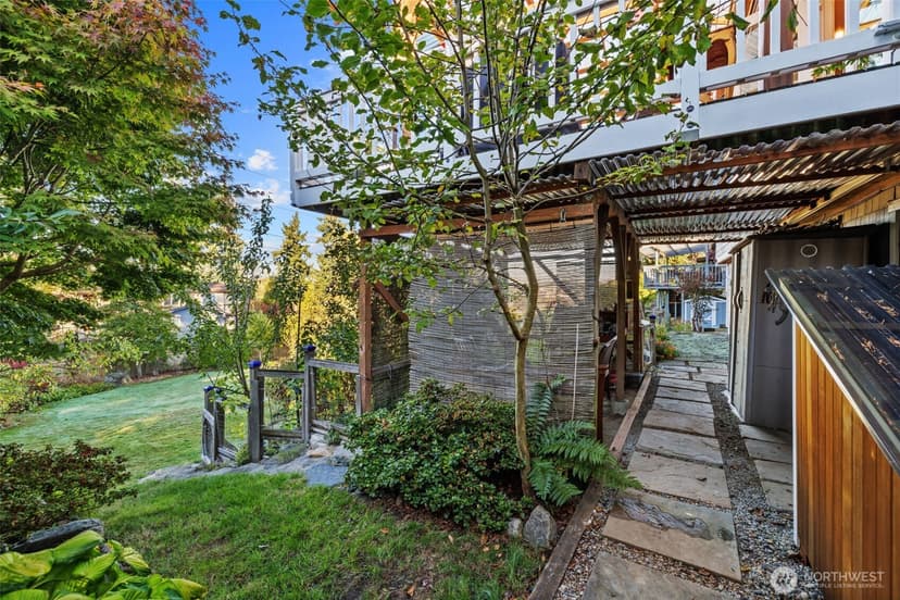 Property photo for 11303 126th Avenue NE, Kirkland photo 28