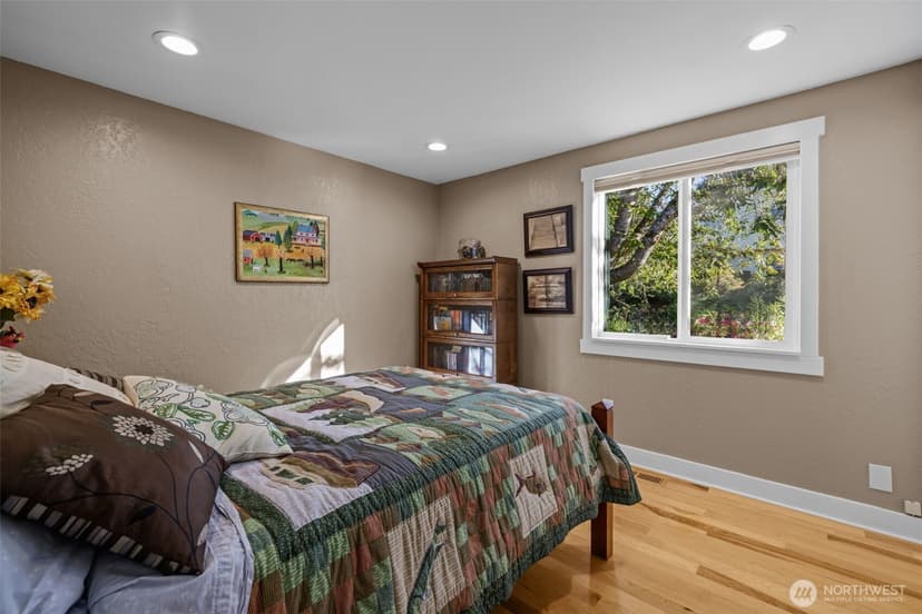 Property photo for 11303 126th Avenue NE, Kirkland photo 17