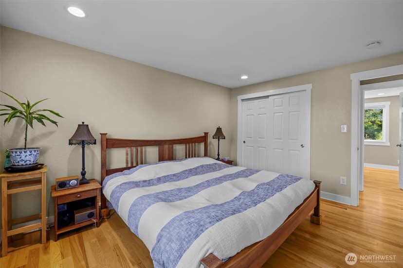 Property photo for 11303 126th Avenue NE, Kirkland photo 14
