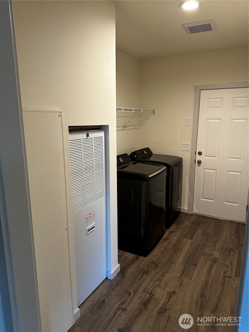 Property photo for 10302 LAKEVIEW Avenue SW #26, Lakewood photo 6