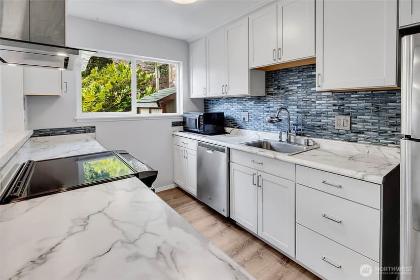 Property photo for 12240 SE 60th Street #41, Bellevue photo 9