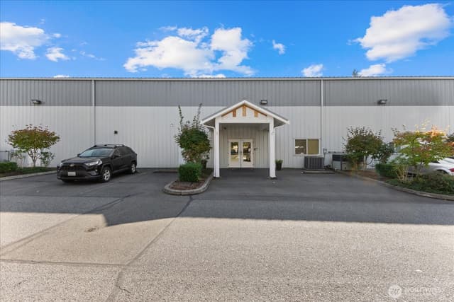 Property photo for 18824 Smokey Point Boulevard, Arlington photo 2