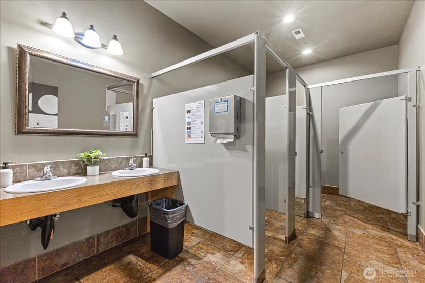 Property photo for 18824 Smokey Point Boulevard, Arlington photo 16