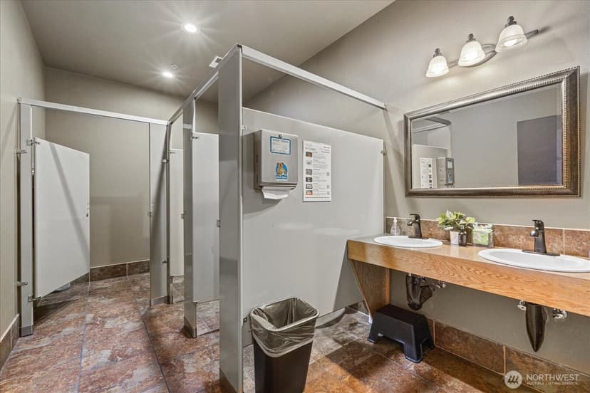 Property photo for 18824 Smokey Point Boulevard, Arlington photo 17